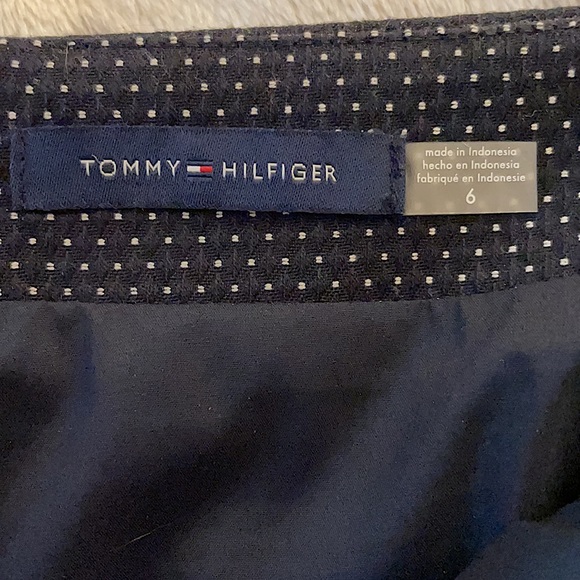 Tommy Hilfiger Navy w/ White Skirt, Size 6 - Picture 4 of 5